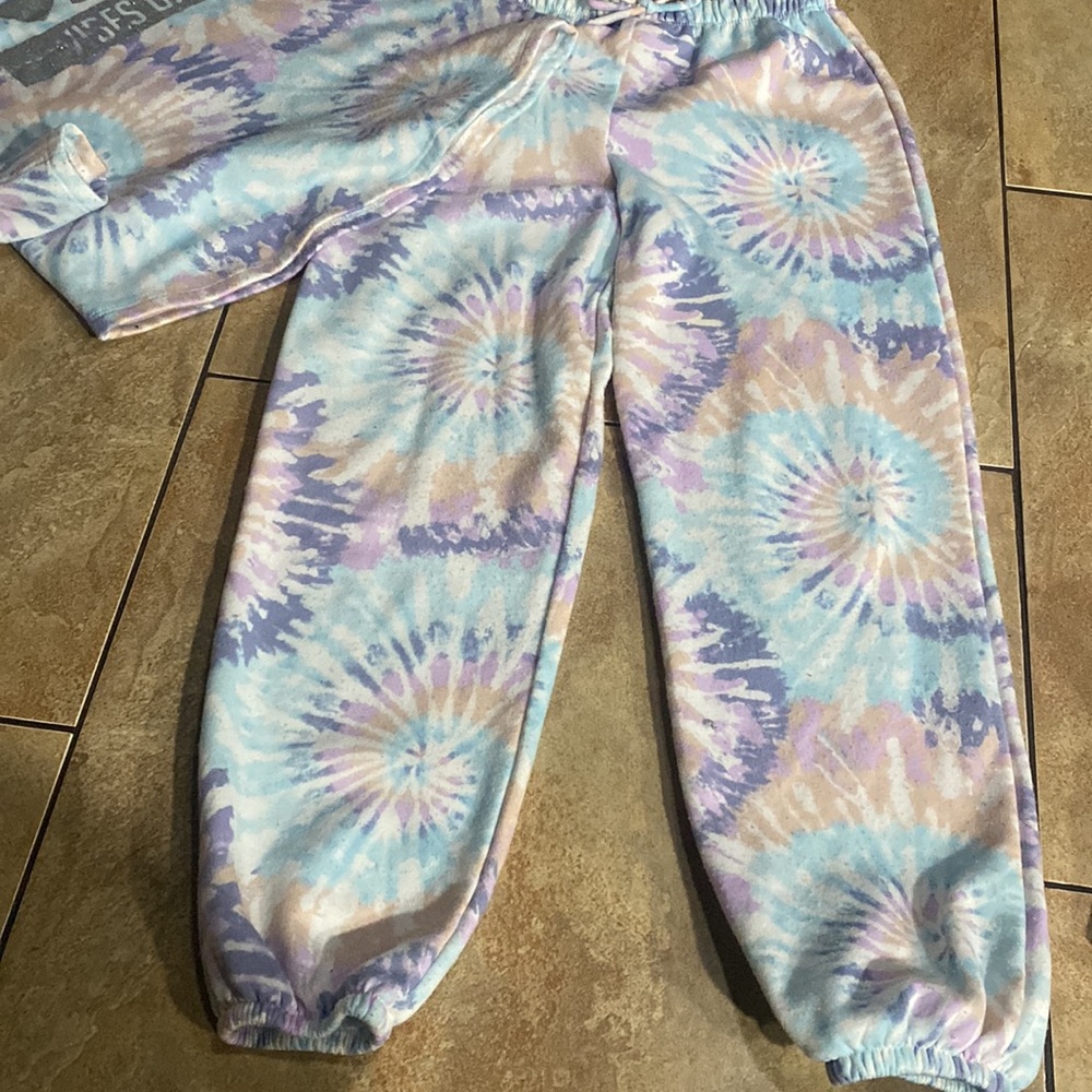 2 pc set - Picture 2 of 6